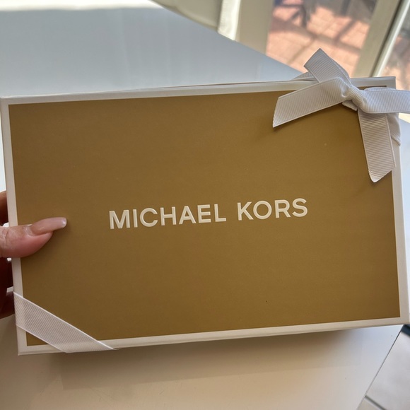 Michael Kors Small Clutch Crossbody Purse - BNWT - Picture 6 of 6